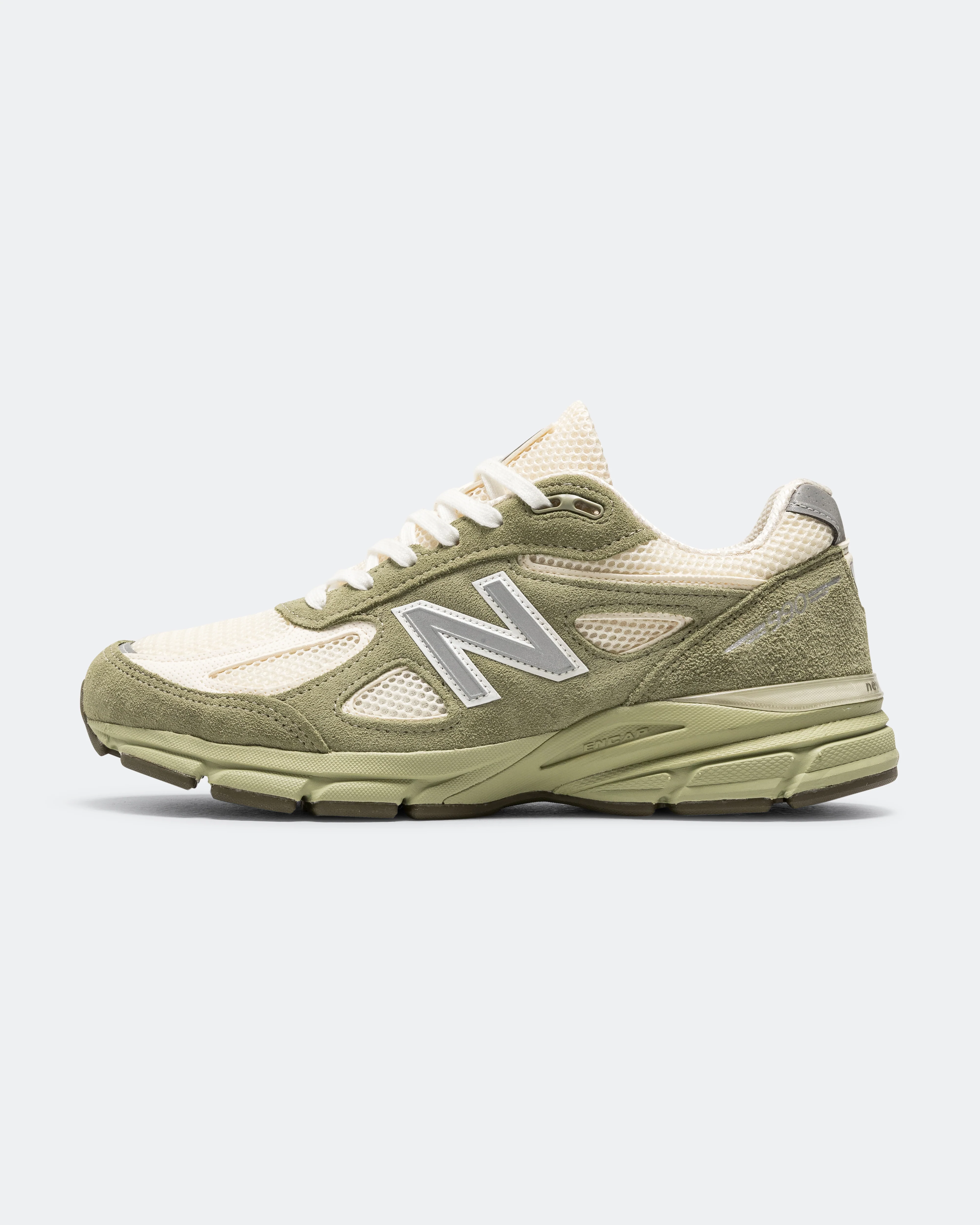 New Balance 990